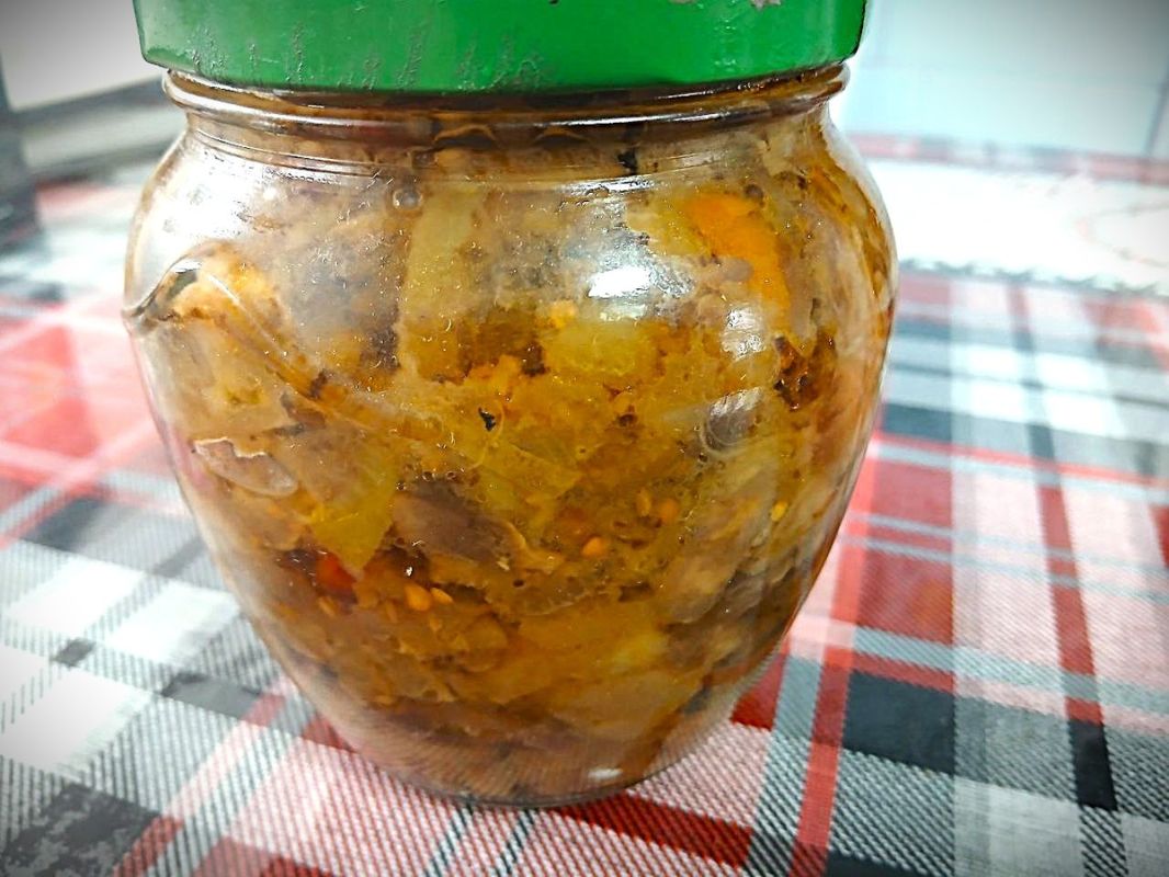 Кулинарная магия: баклажаны с шампиньонами в пряном томатном соусе