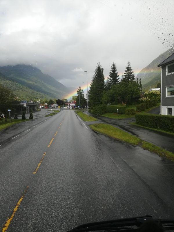 Чаевые: стоит ли оставлять или нет?