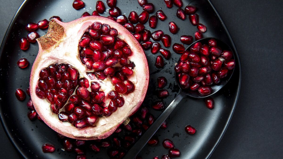 Зачем стоит добавлять гранат в свой рацион