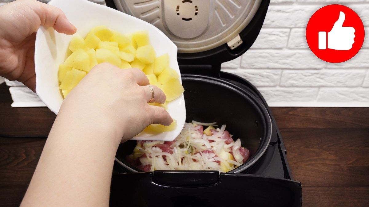 Простой и вкусный рецепт картошки с мясом в мультиварке