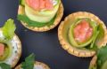 Нежные тарталетки с красной рыбой и творожным сыром: изысканный вкус для вашего стола