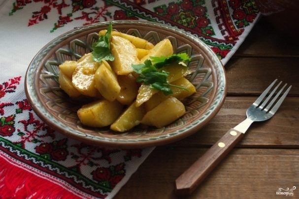 Сытный картофель по-деревенски: простой рецепт для праздника