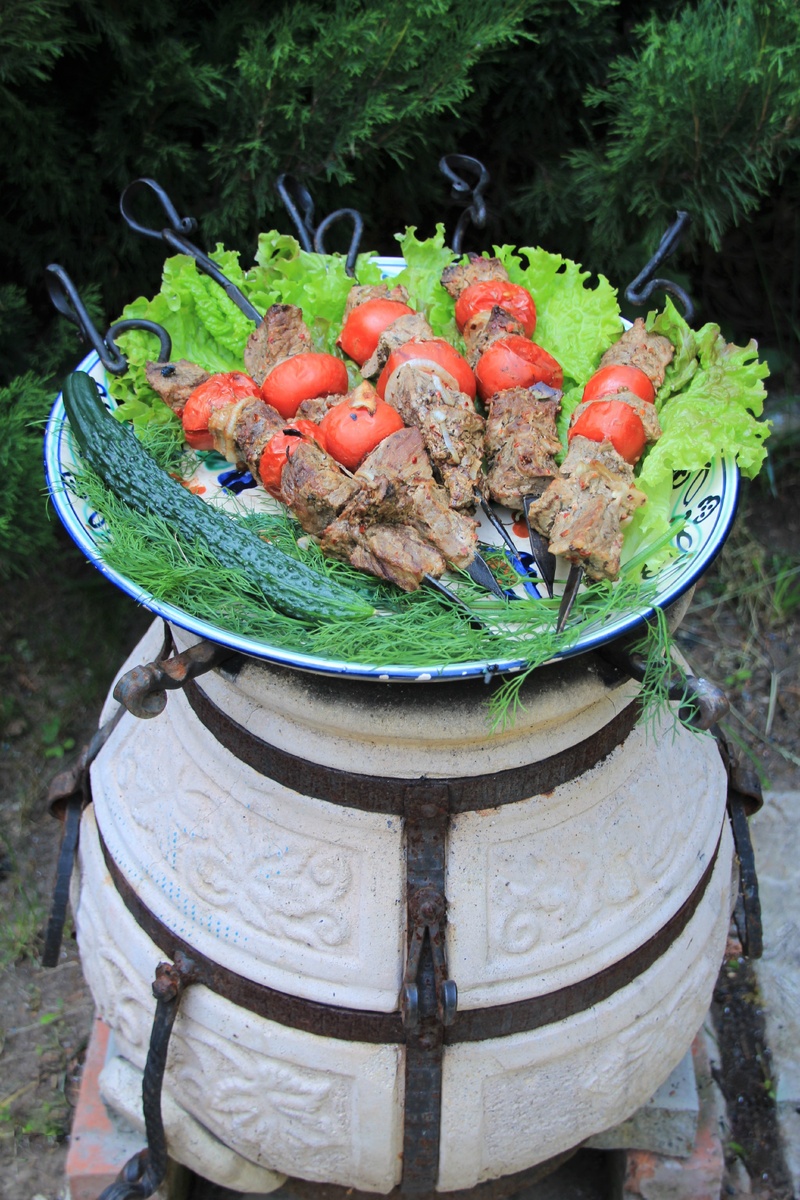 Как приготовить говядину с овощами в тандыре: секреты сочного шашлыка