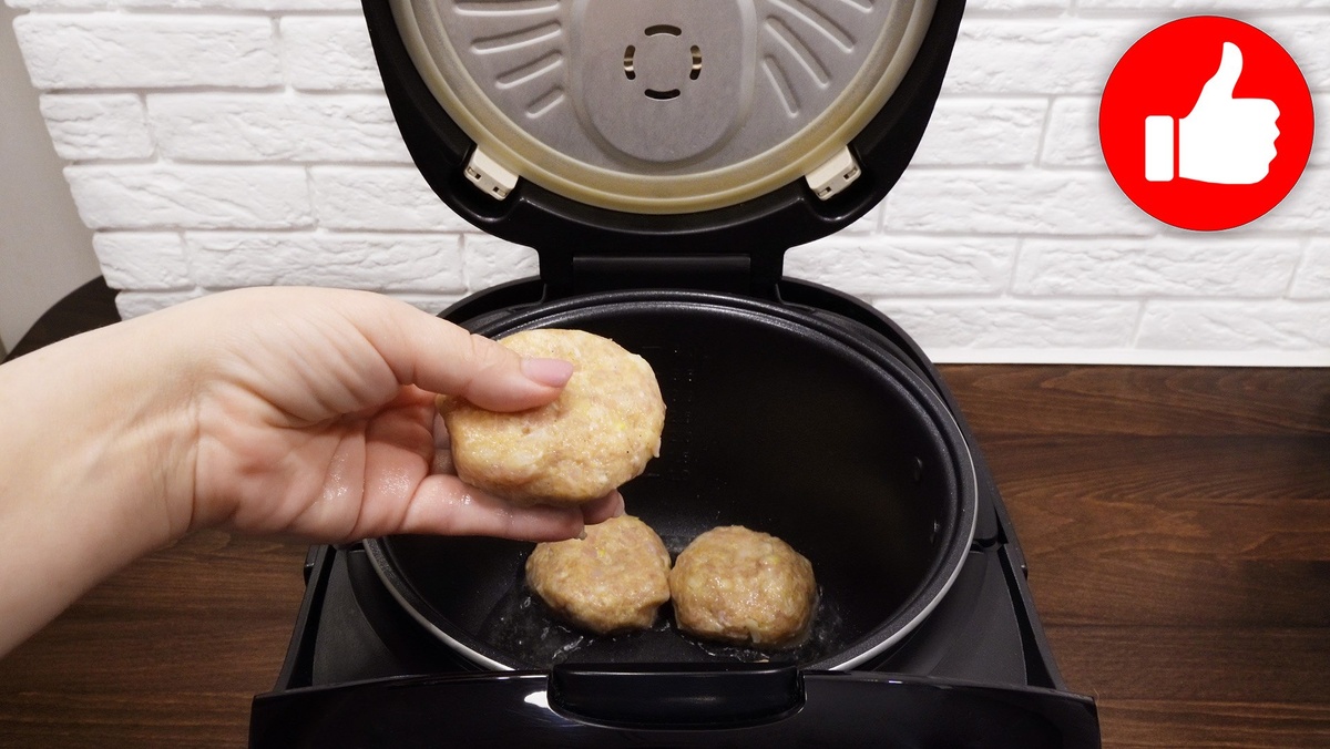 Нежные куриные котлеты с майонезом: быстро и просто в мультиварке