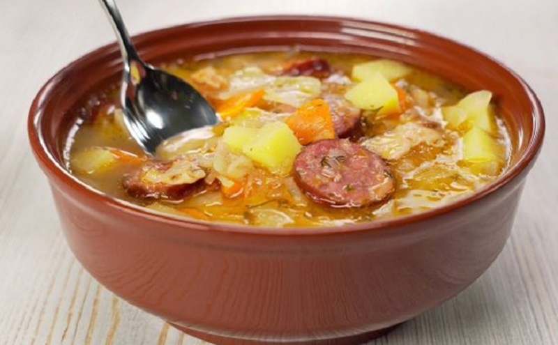 Капустняк с копчёностями: рецепт, который согревает душу