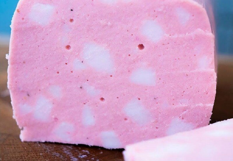 Как приготовить домашнюю колбасу без лишних добавок