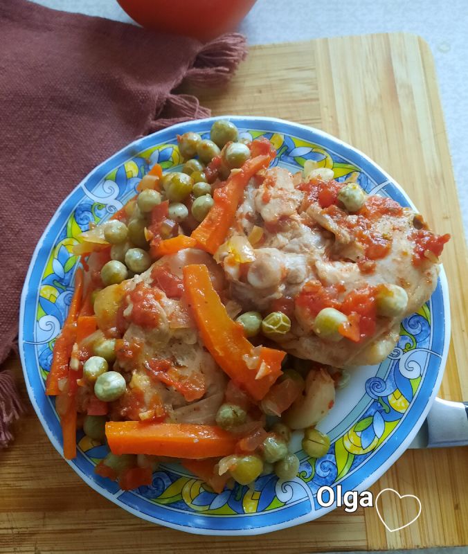 Цыпленок с морковью и горошком: балканское наслаждение
