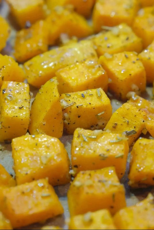 Запеченная тыква с чесноком: простой и вкусный рецепт