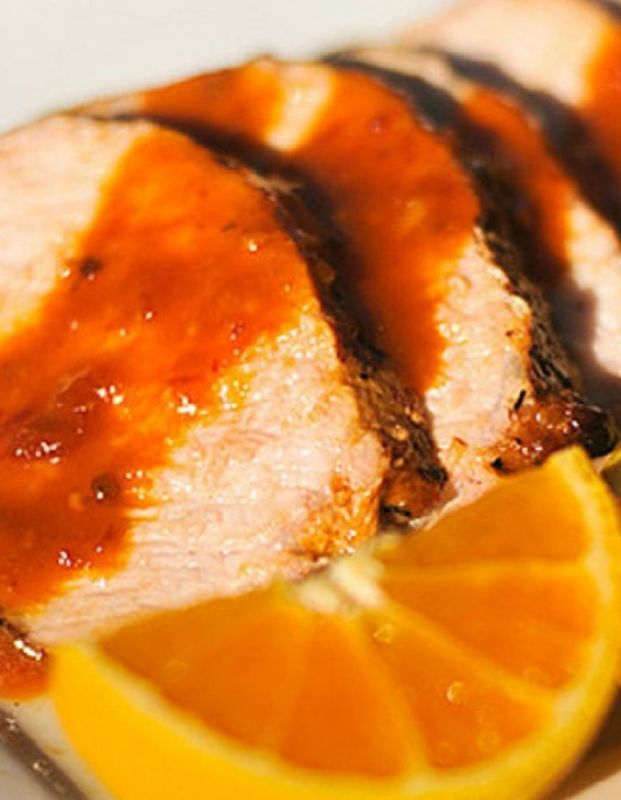 Свинина, запеченная рулетом в апельсинах и белом вине