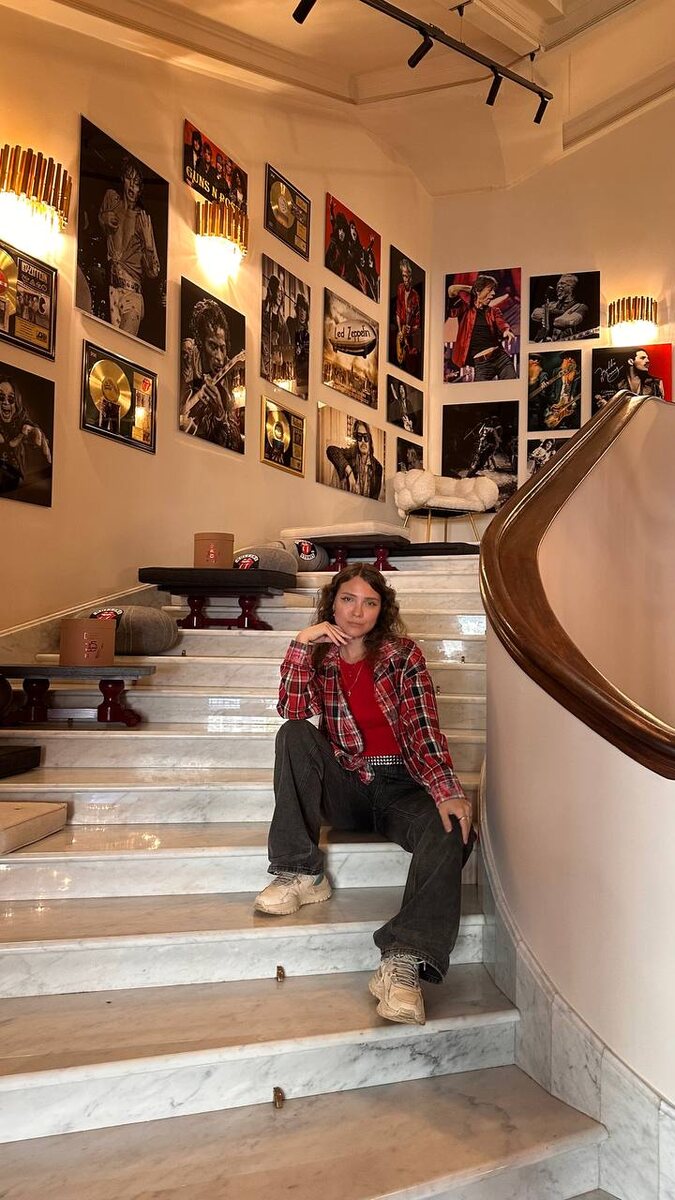 Кафе на Мойке: где северо-итальянская кухня встречает рок-атмосферу