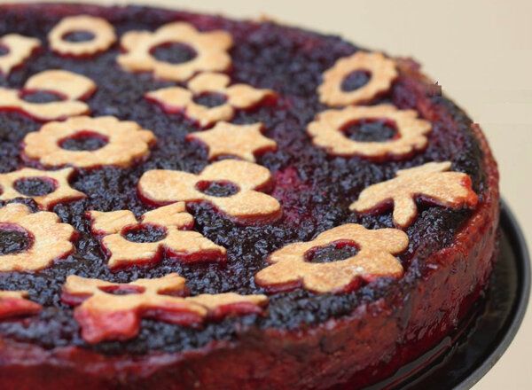 Как испечь идеальный домашний пирог с ягодами и творогом