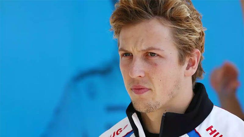 Лоусон собирает средства на исследования рака груди с помощью суперкаров