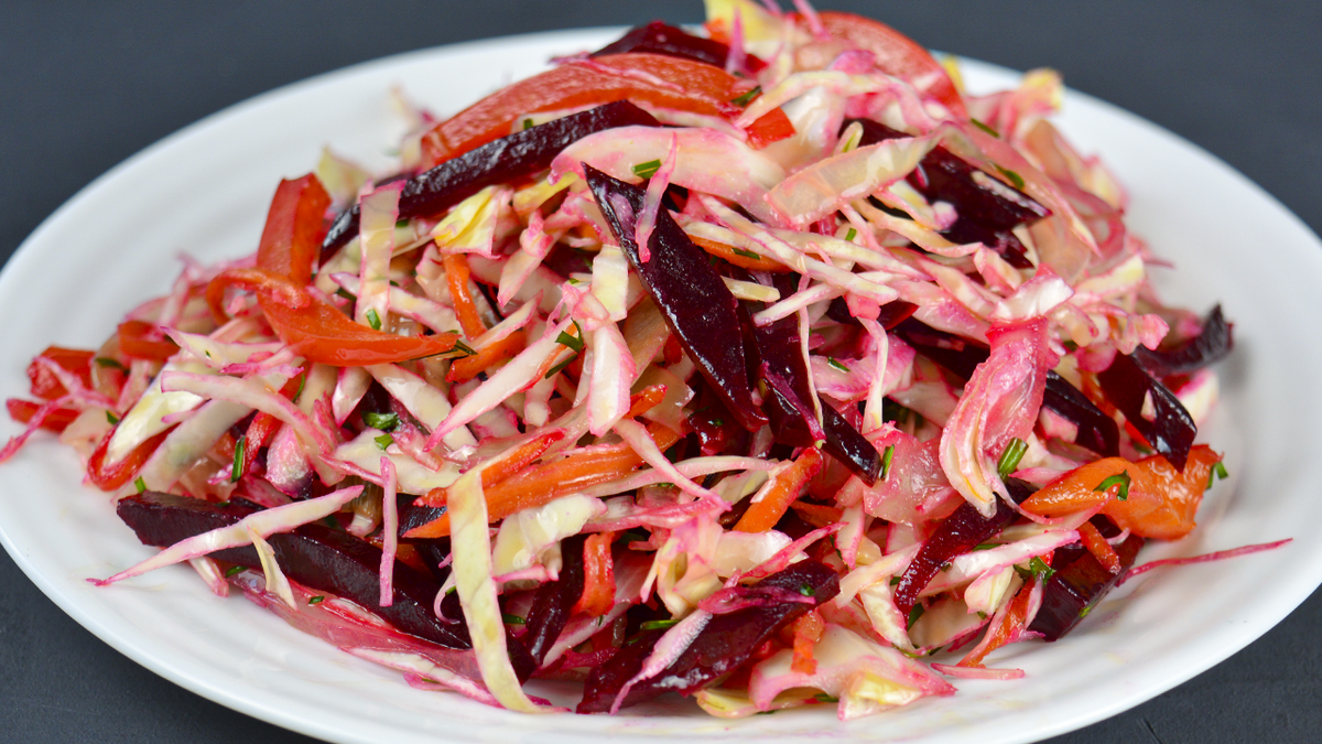 Нежный салат без майонеза для очищения кишечника: новый взгляд на привычные ингредиенты