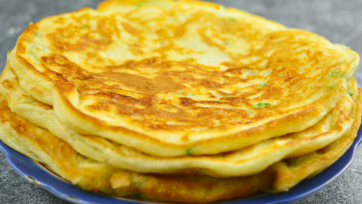 Простые хачапури на сковороде: быстро и вкусно