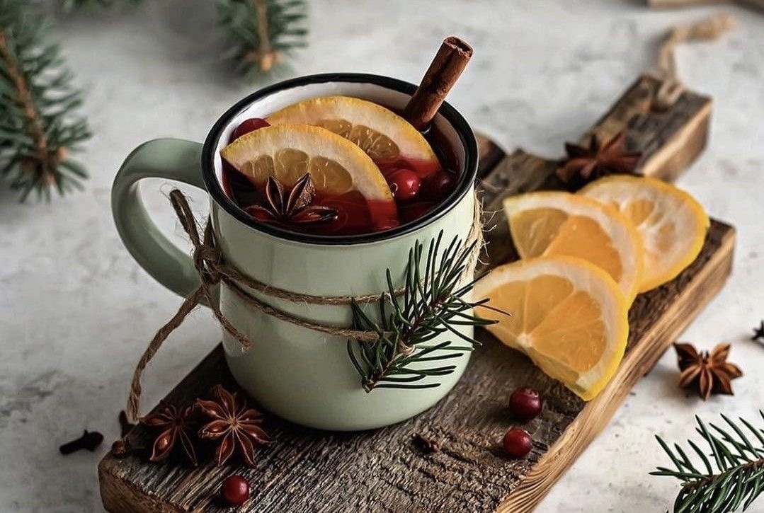 Сбитень: уличный напиток, который согревал Русь