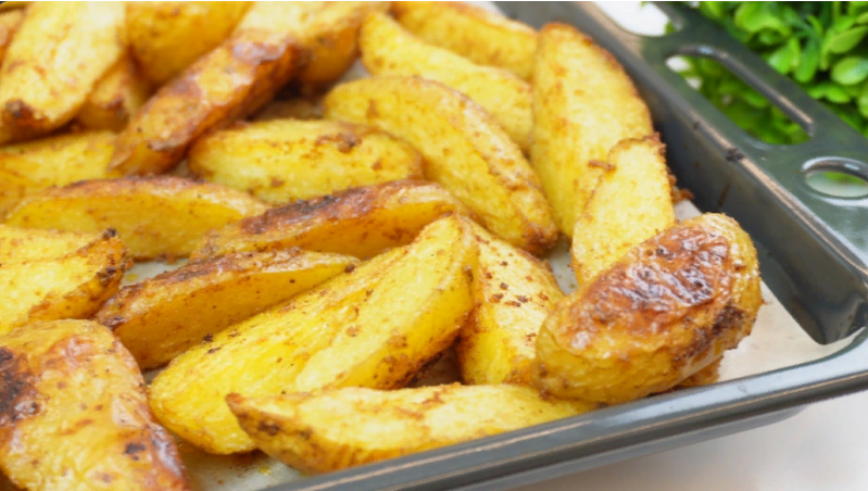 Как приготовить идеальную картошку по-деревенски: секреты от шефа