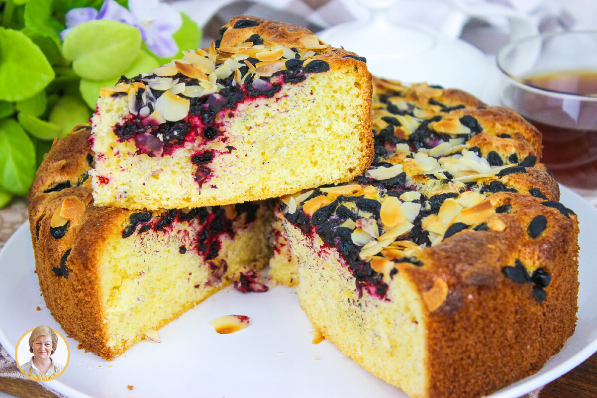 Нежный пирог с жимолостью: идеальное сочетание ягод и бисквита