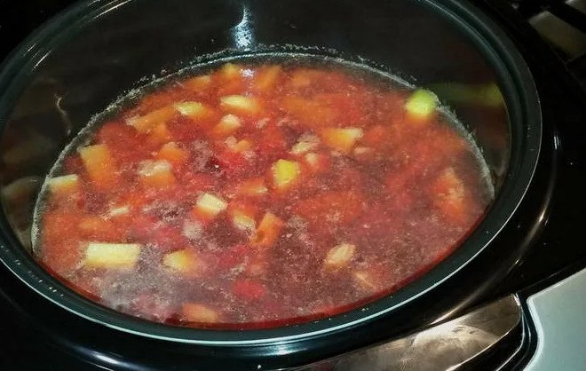 Традиционный борщ на косточке в мультиварке: простой и вкусный рецепт