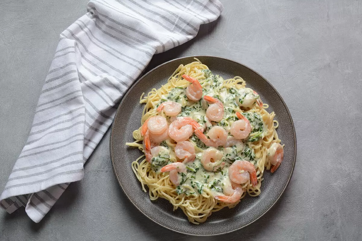 Летнее вдохновение: Паста с креветками и свежими травами