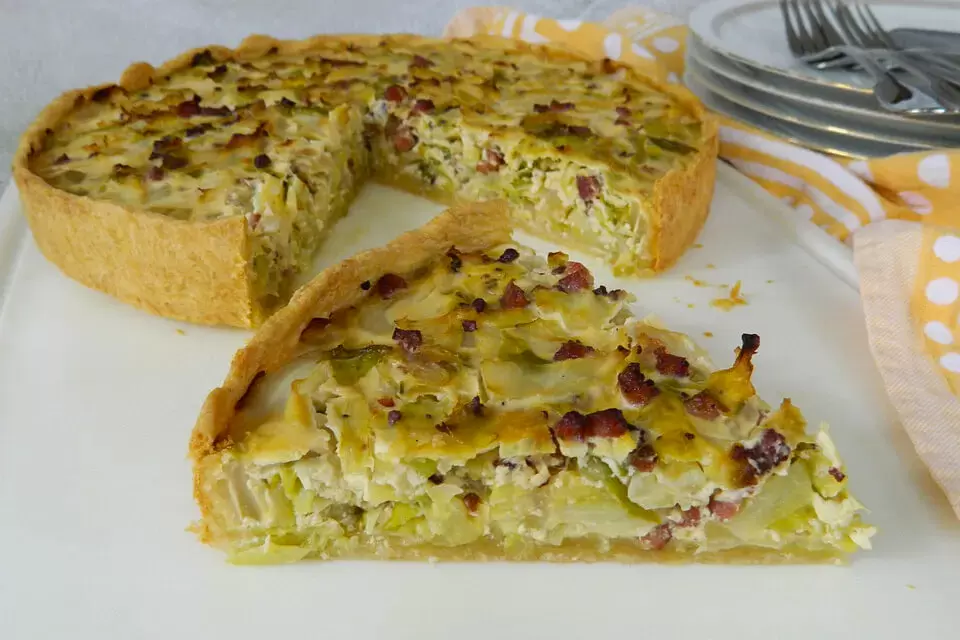 Идеальный песочный пирог с капустной начинкой: простой рецепт для гурманов