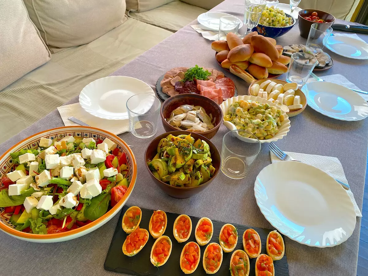 Вкусный семейный ужин в конце пятницы