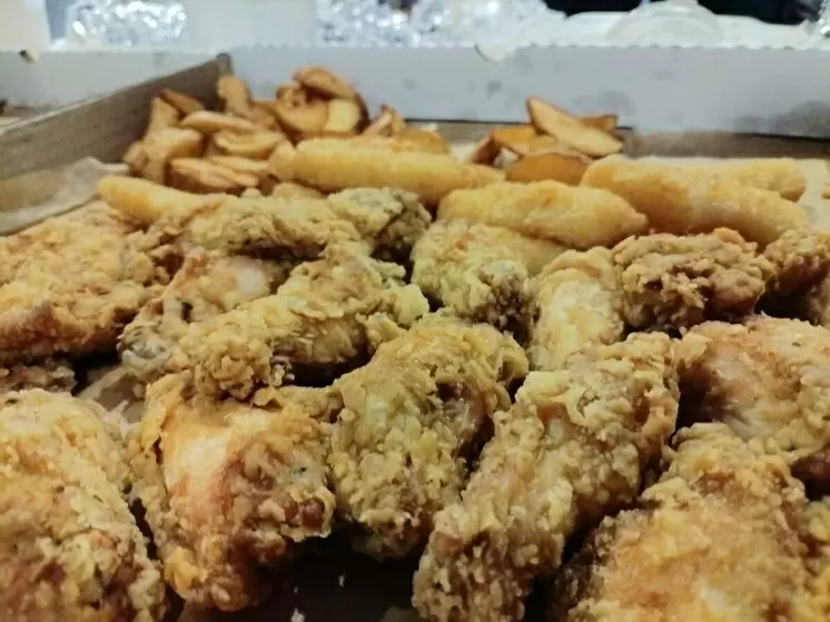 Новгородцам рекомендуют избегать курицы и гречки на Новый год Лошади