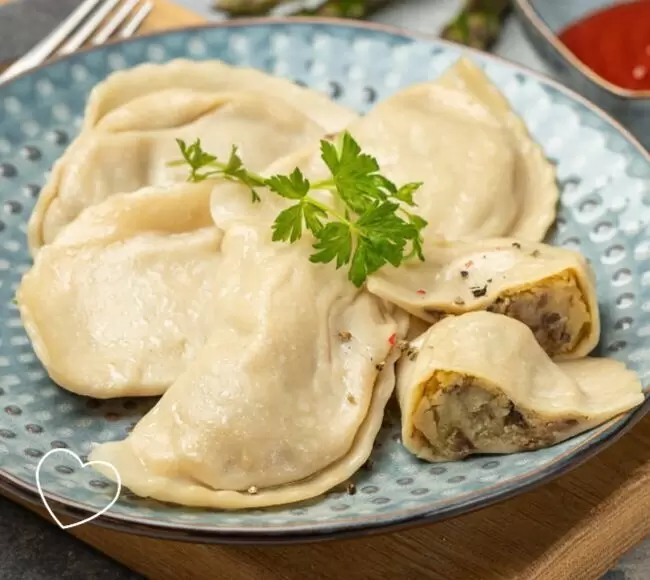 Вареники с картошкой и грибами: вкусное решение для постного меню